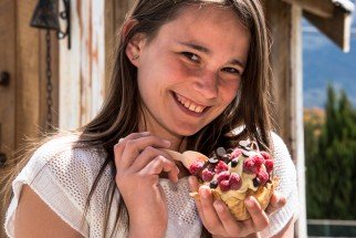 Children eating a Full Monty 116
